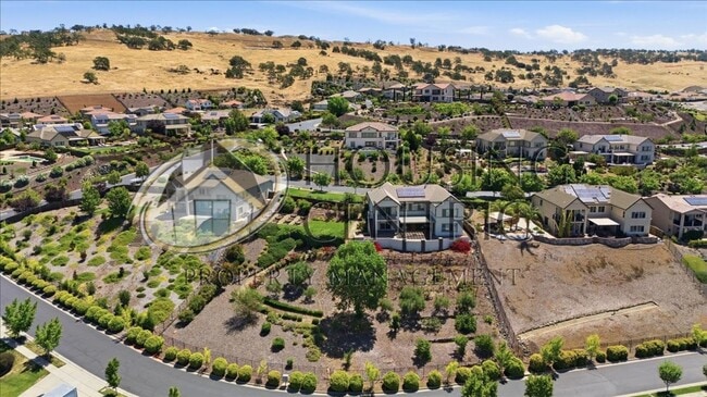 Building Photo - Executive Gated Rental with Stunning Views & Solar!