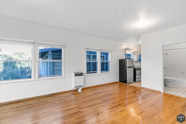 Foto del edificio - 26 Breeze Ave