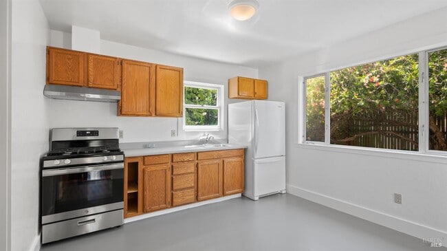 Building Photo - 530 Ethel Ave