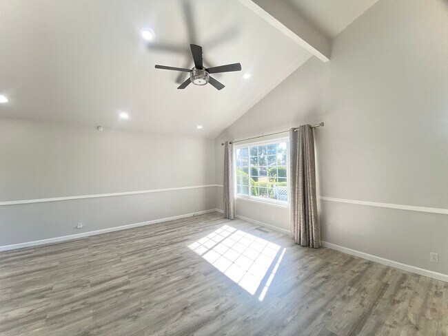 Building Photo - Elegant Fremont Weibel Home with Fruit-Fil...