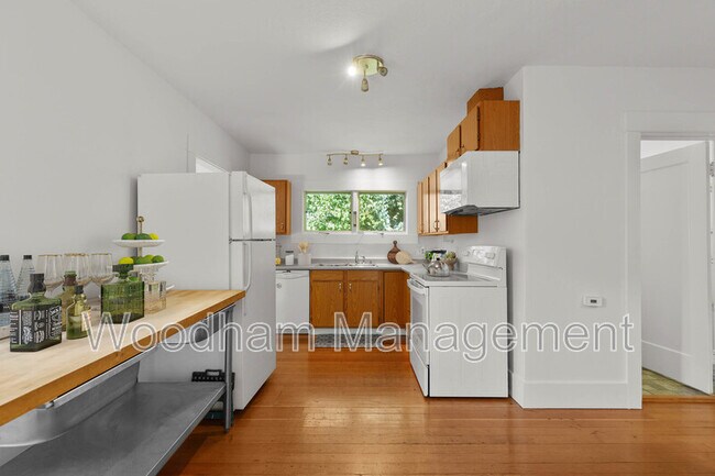 Foto del edificio - 407 N Broadway Ave
