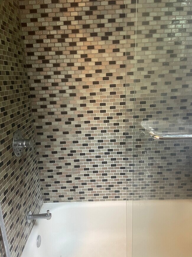 Foto del edificio - 361 N sherbourne Dr