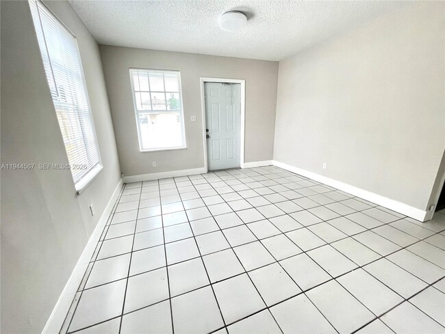 Foto del edificio - 2580 NW 4th Ct