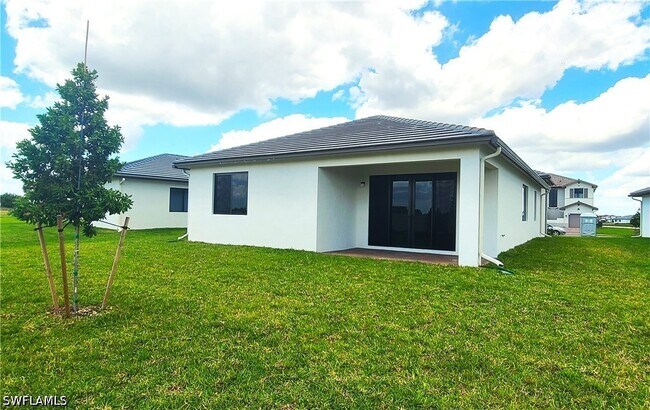 Foto del edificio - 5322 Nevola Ave