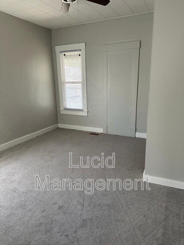 Foto del edificio - 906 Burton Ave