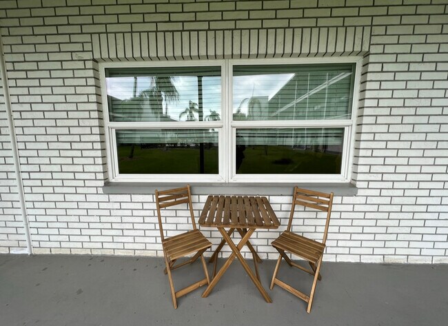 Foto del edificio - 4050 4th St N
