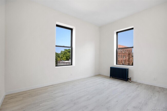 Foto del edificio - 86-22 Jamaica Ave