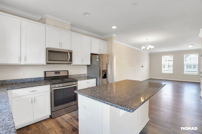 Building Photo - Charming 4BR Townhome in Apex