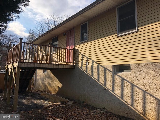 Building Photo - 904 Campbell Ln