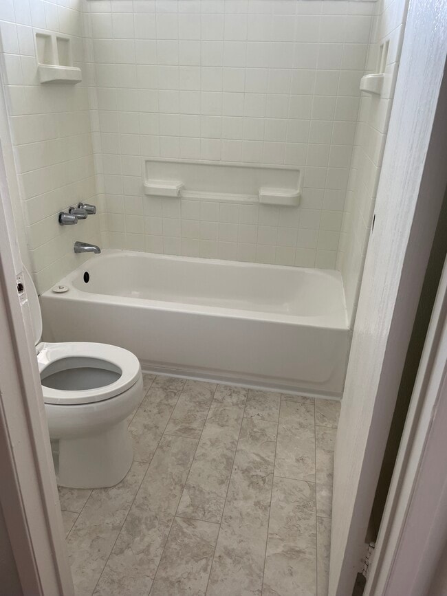 Full Bathroom View - 3155 Rosecrans Ave