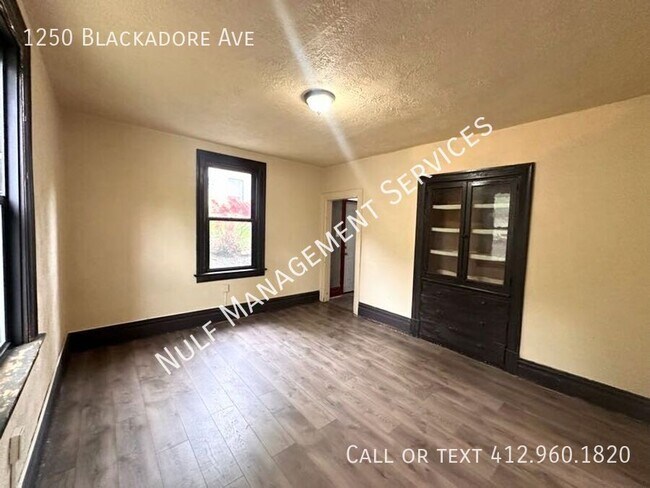 Foto del edificio - 1250 Blackadore Ave