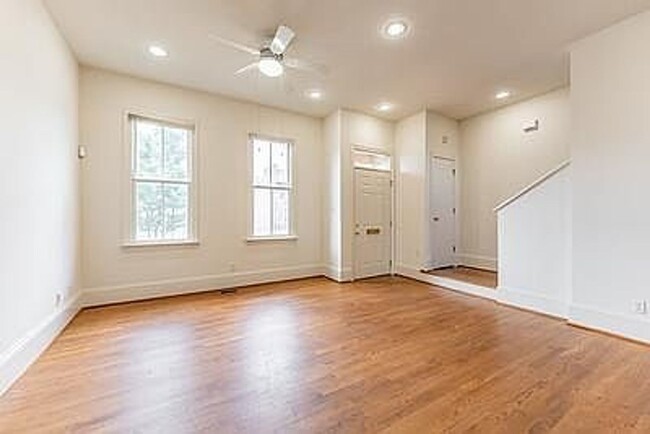 Foto del edificio - Spacious 3-Bedroom Apt on Cary St.