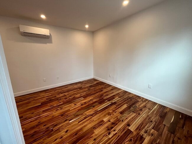 Foto del edificio - 155 Orange St