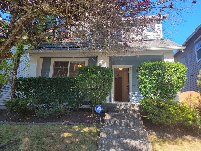 Building Photo - 9914 223rd Ave NE