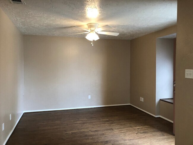 Building Photo - 3703CH