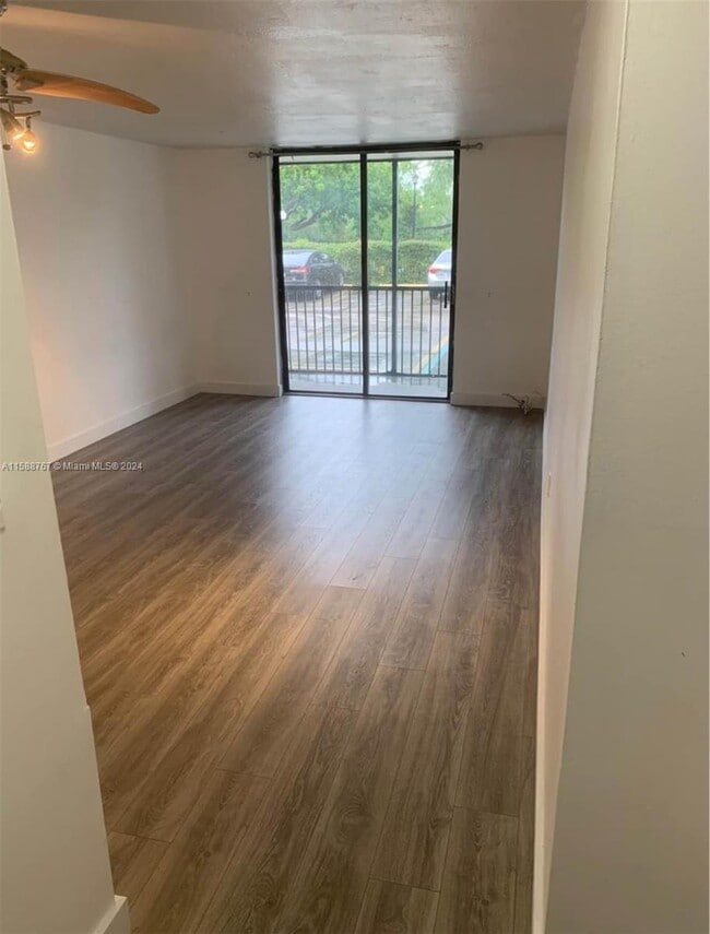 16950 W Dixie Hwy Unit 126, North Miami Beach, FL 33160 Condo for