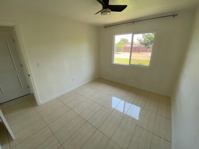 Foto del edificio - Cozy Home for rent in Tulare