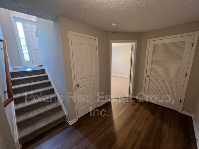 Foto del edificio - 8428 Clayhurst Dr