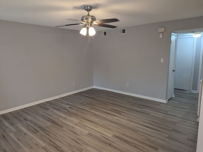Building Photo - 3508 Irvington Ct