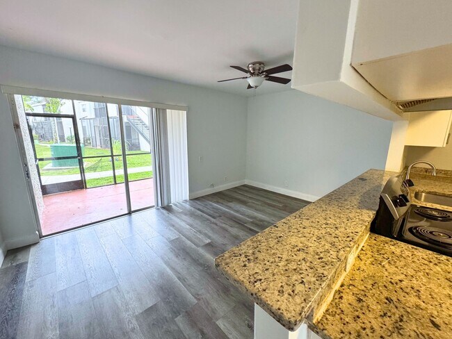 Foto del edificio - 4461 Treehouse Ln