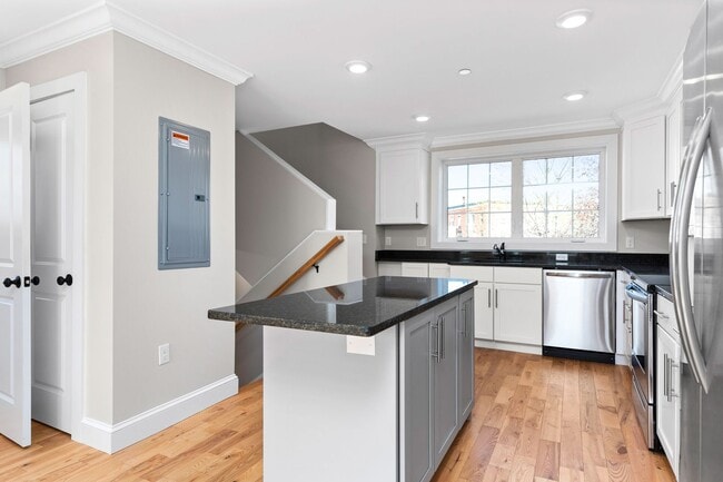 Interior Photo - Third and Central Place