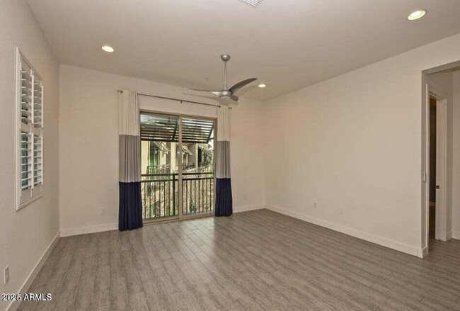 Building Photo - 6565 E Thomas Rd