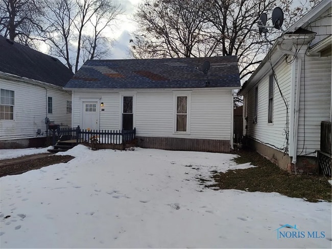 Building Photo - 912 Willow Ave