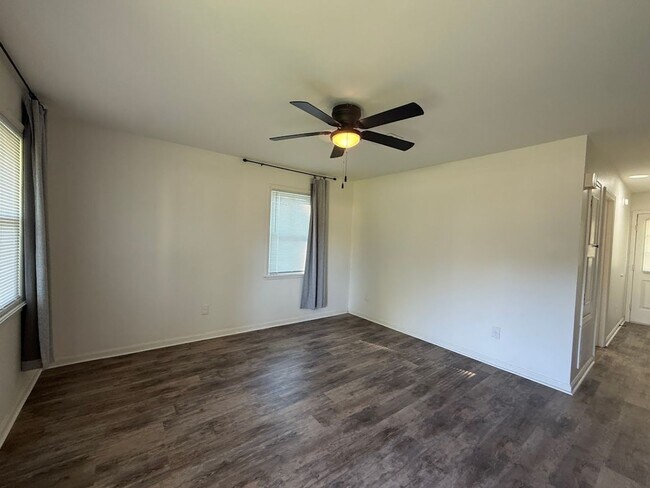 Foto del edificio - 255 S Hicks St
