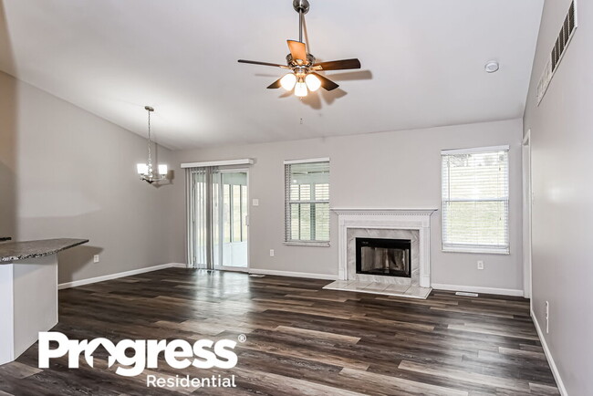 Building Photo - 12827 High Crest Dr