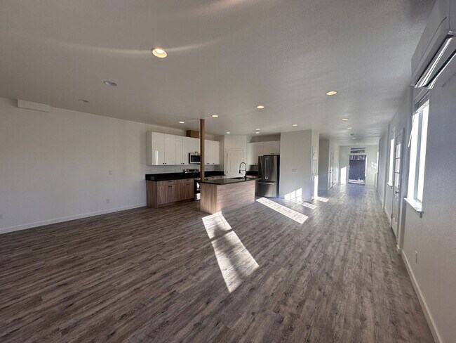 Building Photo - 20611 Independence Way