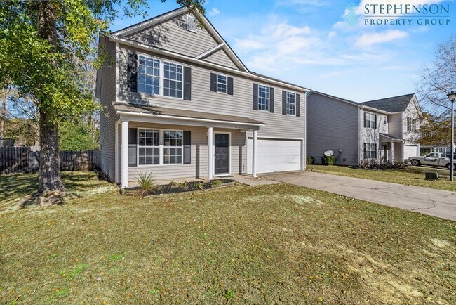 Building Photo - Fully Remodeled in Nov 2025!