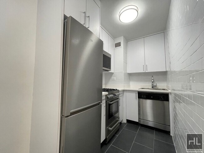 Foto del edificio - EAST 56 STREET