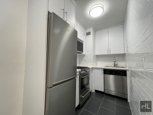 Building Photo - EAST 56 STREET