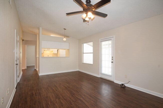 Building Photo - Welcome to your new home at our charming property!