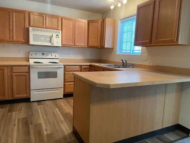 Foto del edificio - 2 bedroom, 2-1/2 bath condo - close to Mal...