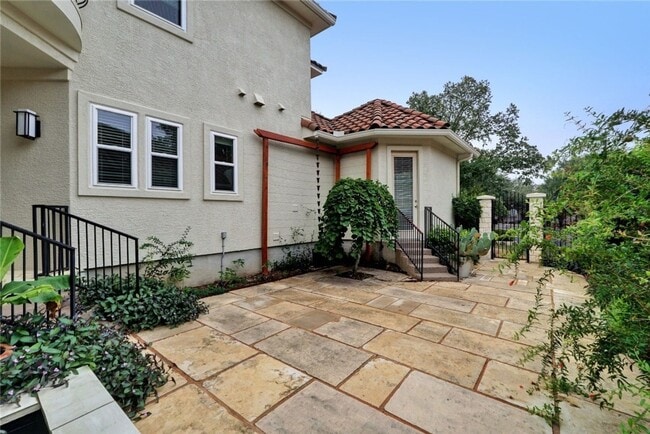 Building Photo - Spacious 4-Bedroom Home for Rent in Gated ...