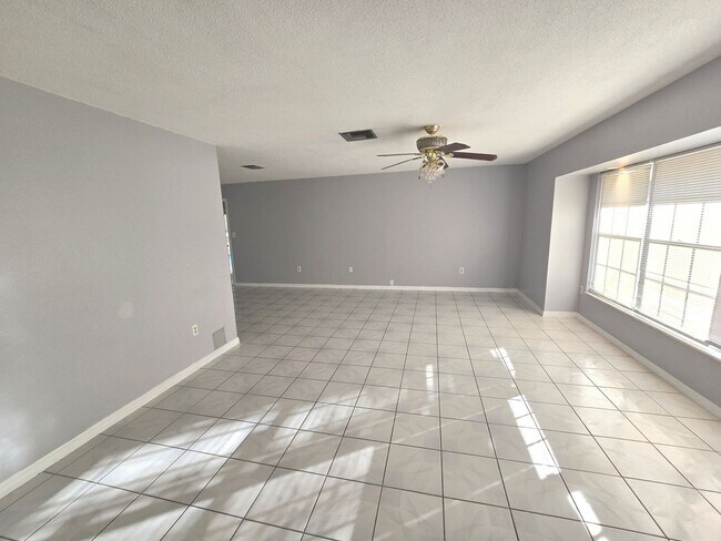 Foto del edificio - Orlando - 3 Bedroom, 1 Bathroom – $2,195.00