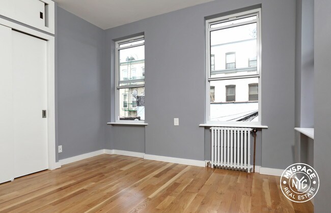 Foto del edificio - 818 Woodward Ave