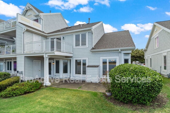 Building Photo - 9468 Bay Front Dr