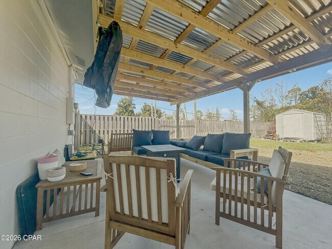 Foto del edificio - 412 W 18th Ct