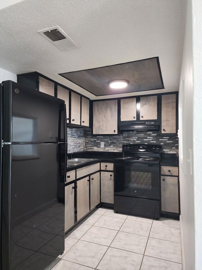 Photo - 1 Bedroom / 1 Bathroom Apartment Home  ** SPECIAL **