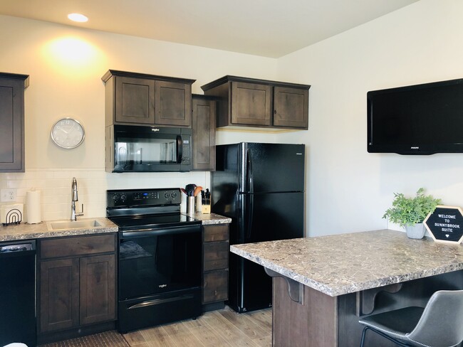 Kitchen - 1163 Sunnybrook Ave
