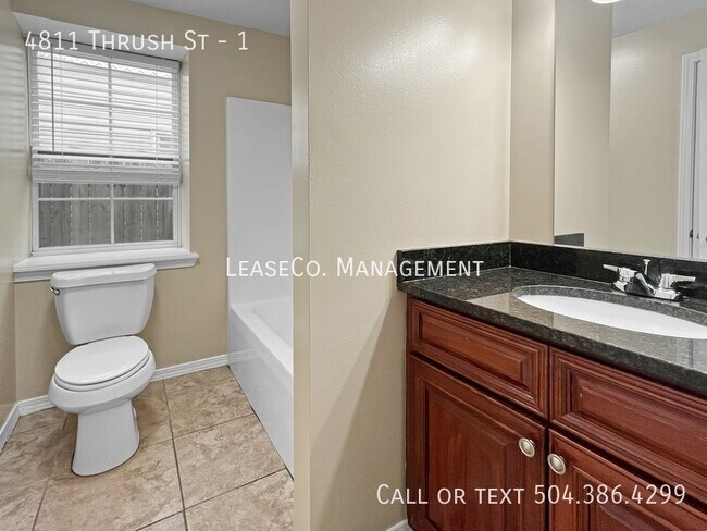 Foto del edificio - 4811 Thrush St