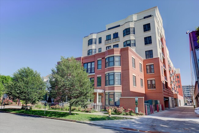 Building Photo - 410 Acoma St