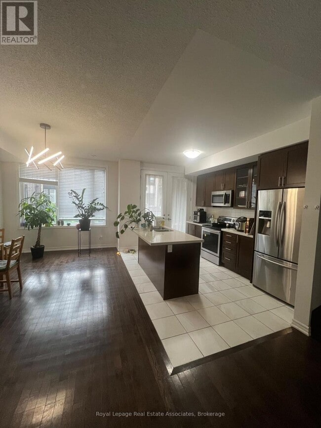Building Photo - 3085 Cascade Common