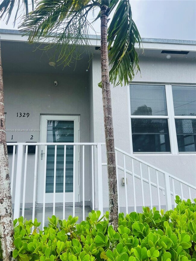 Foto del edificio - 1329 NE 110th Terrace