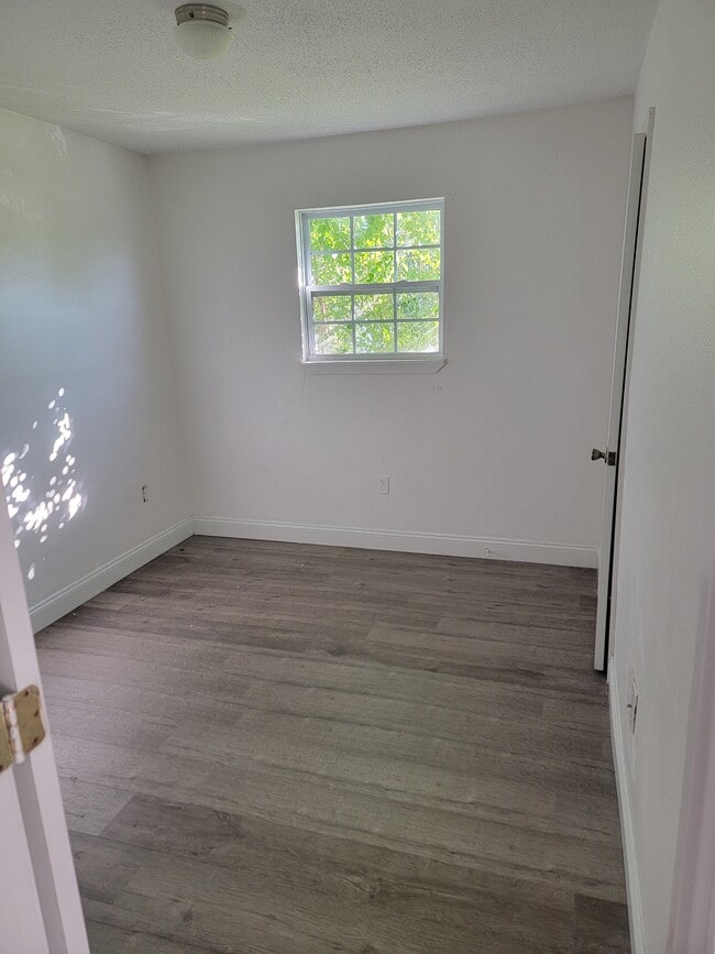 Foto del edificio - 1802 Jo Ann Pl