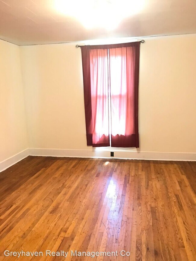 Building Photo - 3 br, 1 bath House - 3100 E. 44th Street
