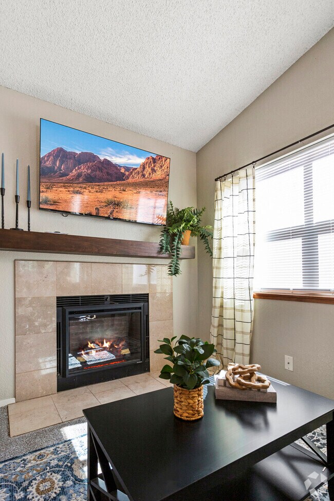 Huntington Heights Apartments for Rent with a Swimming Pool Colorado