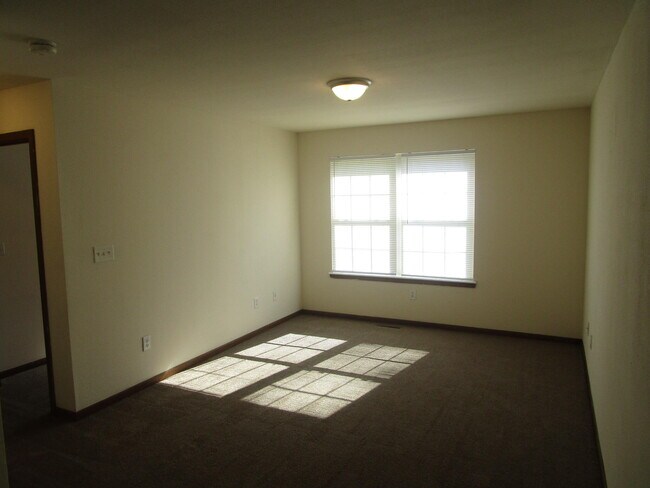 Building Photo - 4538 W Bellview Dr